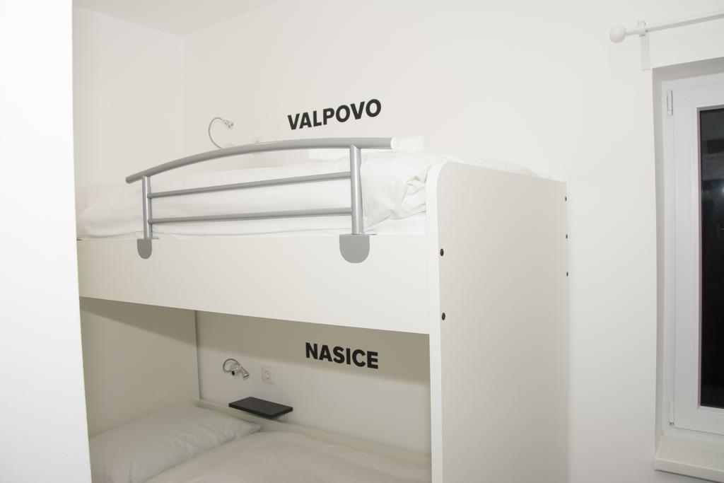 Hostel 101 Dalmatinac ヴコヴァル エクステリア 写真