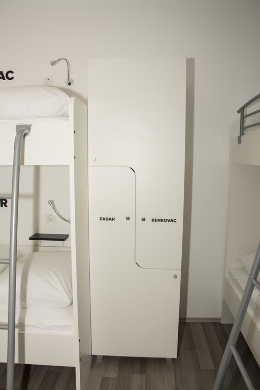 Hostel 101 Dalmatinac ヴコヴァル エクステリア 写真