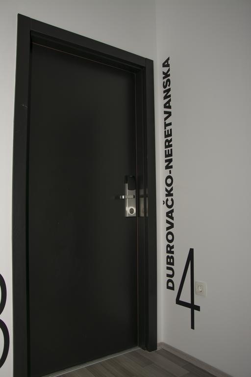 Hostel 101 Dalmatinac ヴコヴァル エクステリア 写真